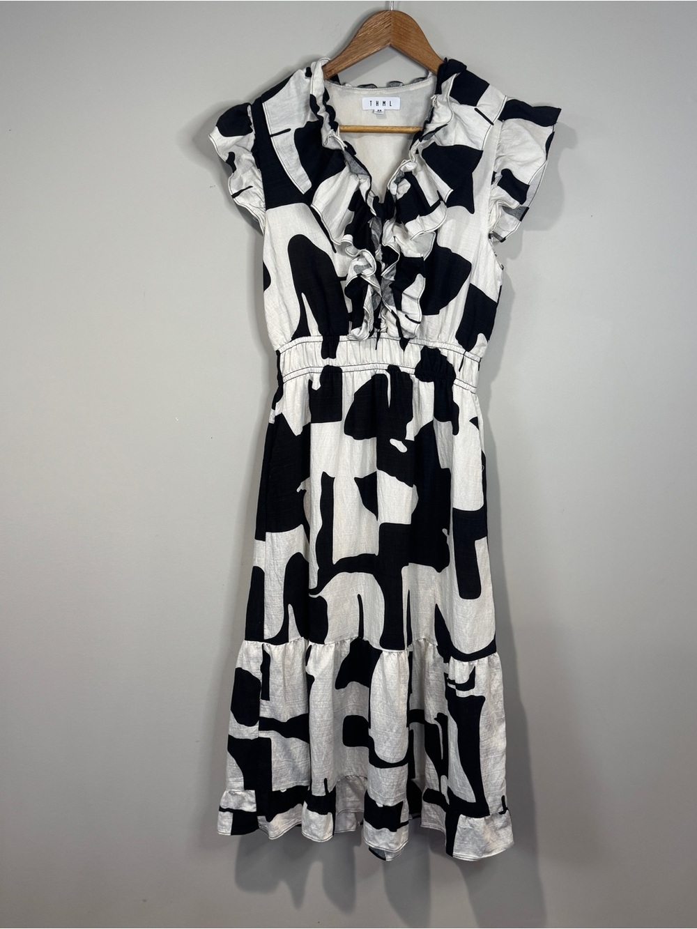 THML Black & White Abstract Print Ruffle Midi Dress Tiered Boho Modern Resort XS